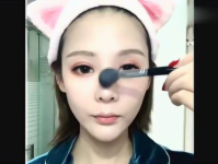 小姐姐化妆三个小时了,三个小时磨砺的艺术之旅